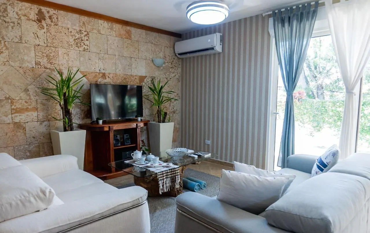 Villa Dylan Samana, 3Br With Pool